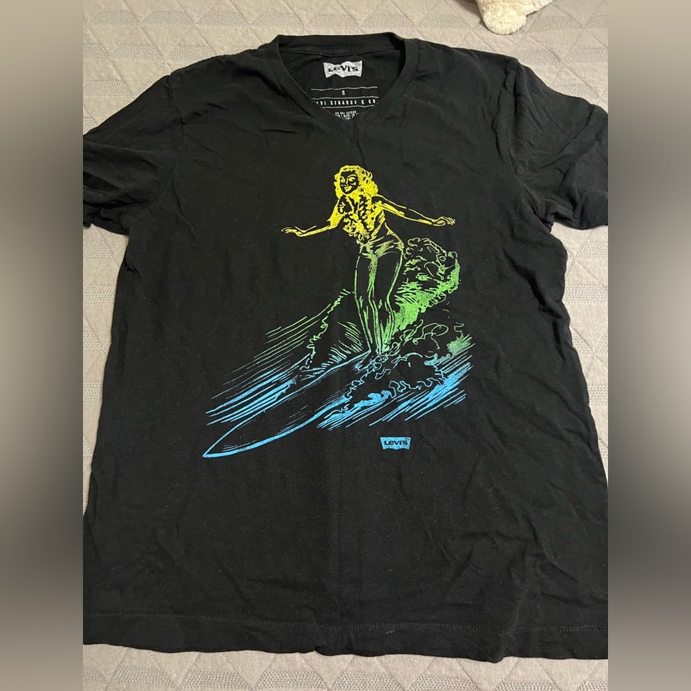 Levi's Black Tee shirt with Vibrant Surfing Design